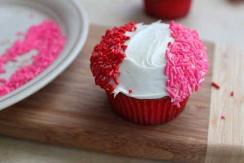 12 Amazing Cupcake Decorating Hacks to Make You Look Like a Pro