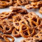 Small pretzel twists coated with cinnamon and sugar.